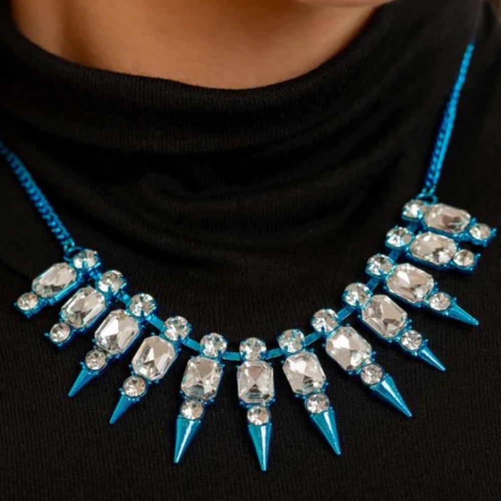 🔷💎🔷 “PUNK PASSION” BLUE NECKLACE WITH FREE EARRINGS ~ PAPARAZZI❗️🔷💎🔷 - Picture 2 of 4